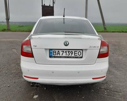 Белый Шкода Октавия, объемом двигателя 1.8 л и пробегом 219 тыс. км за 8200 $, фото 1 на Automoto.ua