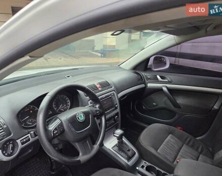 Білий Шкода Октавія, об'ємом двигуна 1.8 л та пробігом 277 тис. км за 6800 $, фото 4 на Automoto.ua