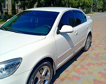 Белый Шкода Октавия, объемом двигателя 2 л и пробегом 244 тыс. км за 10200 $, фото 1 на Automoto.ua