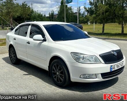Белый Шкода Октавия, объемом двигателя 1.6 л и пробегом 202 тыс. км за 8500 $, фото 2 на Automoto.ua