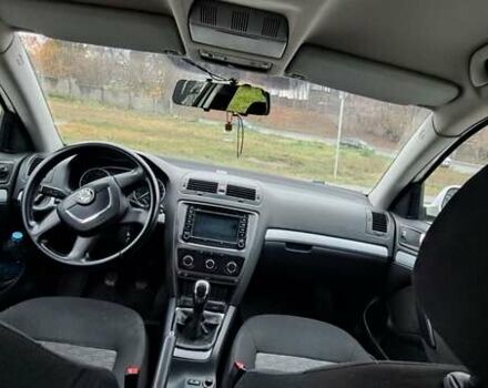 Белый Шкода Октавия, объемом двигателя 1.6 л и пробегом 240 тыс. км за 7600 $, фото 9 на Automoto.ua