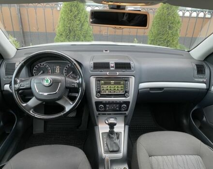 Белый Шкода Октавия, объемом двигателя 1.6 л и пробегом 189 тыс. км за 8999 $, фото 13 на Automoto.ua