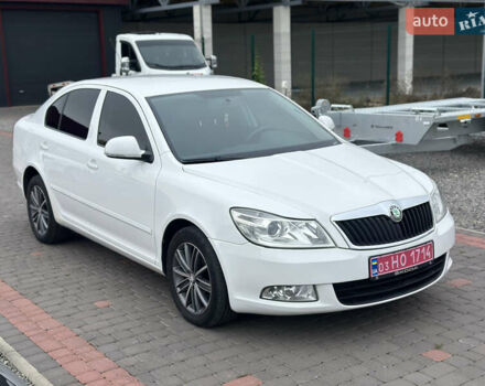 Шкода Октавия 2011 в Береговом на Automoto.ua Белый Шкода Октавия, объемом двигателя 1.6 л и пробегом 150 тыс. км за 8800 $, фото 3 на Automoto.ua