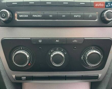 Белый Шкода Октавия, объемом двигателя 1.8 л и пробегом 155 тыс. км за 7990 $, фото 23 на Automoto.ua