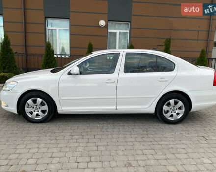 Білий Шкода Октавія, об'ємом двигуна 1.6 л та пробігом 189 тис. км за 8999 $, фото 4 на Automoto.ua