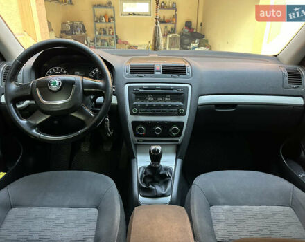 Білий Шкода Октавія, об'ємом двигуна 1.6 л та пробігом 250 тис. км за 6400 $, фото 9 на Automoto.ua