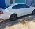 Белый Шкода Октавия, объемом двигателя 1.8 л и пробегом 230 тыс. км за 8200 $, фото 1 на Automoto.ua