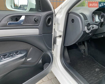 Білий Шкода Октавія, об'ємом двигуна 1.6 л та пробігом 189 тис. км за 8999 $, фото 9 на Automoto.ua