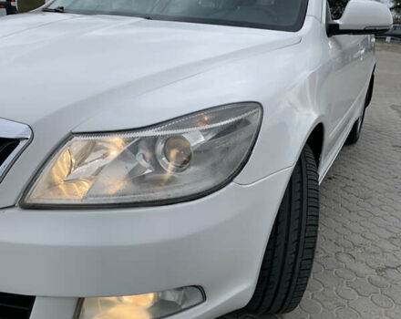 Белый Шкода Октавия, объемом двигателя 1.8 л и пробегом 213 тыс. км за 6400 $, фото 44 на Automoto.ua