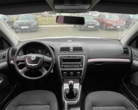 Белый Шкода Октавия, объемом двигателя 1.8 л и пробегом 155 тыс. км за 7990 $, фото 12 на Automoto.ua