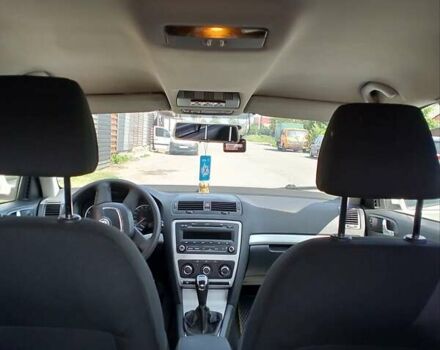 Шкода Октавия 2011 в Житомире на Automoto.ua Белый Шкода Октавия, объемом двигателя 1.6 л и пробегом 243 тыс. км за 7500 $, фото 3 на Automoto.ua