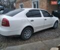 Білий Шкода Октавія, об'ємом двигуна 1.6 л та пробігом 288 тис. км за 5800 $, фото 5 на Automoto.ua