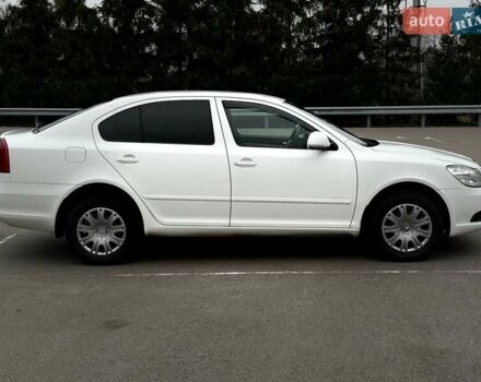 Білий Шкода Октавія, об'ємом двигуна 1.6 л та пробігом 282 тис. км за 5799 $, фото 32 на Automoto.ua