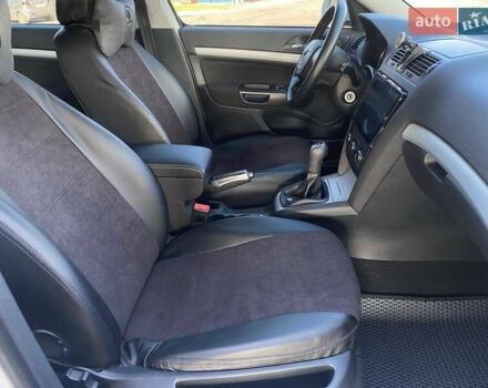 Белый Шкода Октавия, объемом двигателя 1.6 л и пробегом 195 тыс. км за 7800 $, фото 21 на Automoto.ua