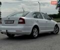 Шкода Октавия 2011 в Самборе на Automoto.ua Белый Шкода Октавия, объемом двигателя 1.97 л и пробегом 272 тыс. км за 10400 $, фото 4 на Automoto.ua