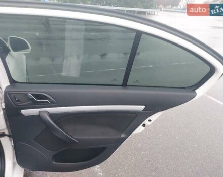 Білий Шкода Октавія, об'ємом двигуна 1.6 л та пробігом 282 тис. км за 5799 $, фото 46 на Automoto.ua