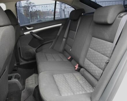 Белый Шкода Октавия, объемом двигателя 1.6 л и пробегом 239 тыс. км за 8100 $, фото 7 на Automoto.ua