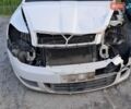 Белый Шкода Октавия, объемом двигателя 1.6 л и пробегом 280 тыс. км за 3900 $, фото 1 на Automoto.ua