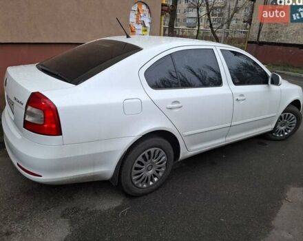 Белый Шкода Октавия, объемом двигателя 1.6 л и пробегом 448 тыс. км за 8500 $, фото 2 на Automoto.ua