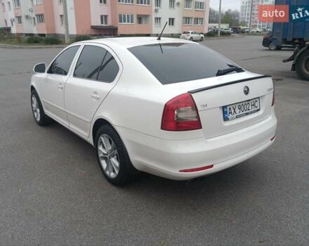 Білий Шкода Октавія, об'ємом двигуна 1.8 л та пробігом 225 тис. км за 7800 $, фото 3 на Automoto.ua