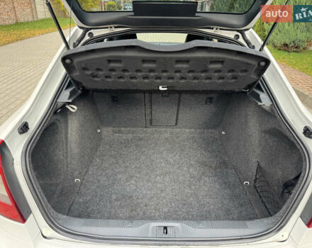 Белый Шкода Октавия, объемом двигателя 1.98 л и пробегом 177 тыс. км за 10550 $, фото 6 на Automoto.ua