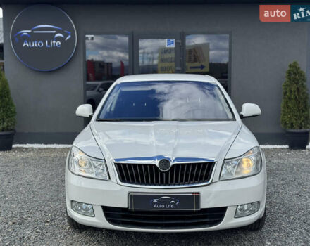 Белый Шкода Октавия, объемом двигателя 1.6 л и пробегом 239 тыс. км за 7999 $, фото 1 на Automoto.ua