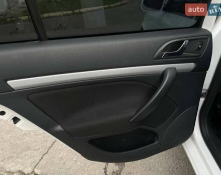 Белый Шкода Октавия, объемом двигателя 1.6 л и пробегом 273 тыс. км за 7299 $, фото 11 на Automoto.ua