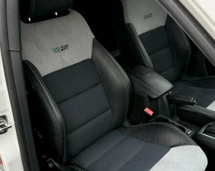 Белый Шкода Октавия, объемом двигателя 1.97 л и пробегом 239 тыс. км за 11999 $, фото 23 на Automoto.ua