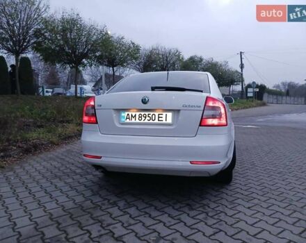 Белый Шкода Октавия, объемом двигателя 1.9 л и пробегом 285 тыс. км за 9000 $, фото 3 на Automoto.ua