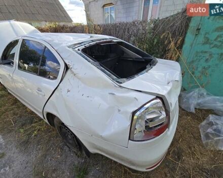 Белый Шкода Октавия, объемом двигателя 1.8 л и пробегом 176 тыс. км за 4500 $, фото 1 на Automoto.ua