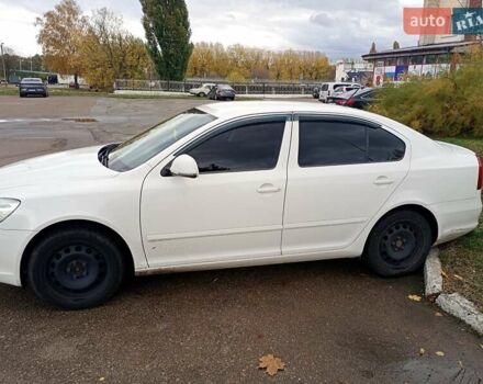 Шкода Октавія 2012 у Києві на Automoto.ua Білий Шкода Октавія, об'ємом двигуна 1.6 л та пробігом 260 тис. км за 7500 $, фото 3 на Automoto.ua