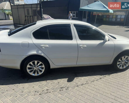 Белый Шкода Октавия, объемом двигателя 1.8 л и пробегом 69 тыс. км за 13199 $, фото 1 на Automoto.ua