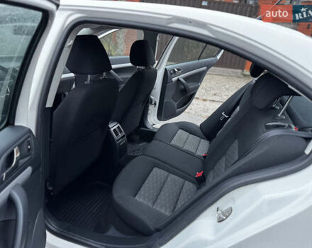 Белый Шкода Октавия, объемом двигателя 1.8 л и пробегом 37 тыс. км за 10900 $, фото 44 на Automoto.ua