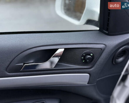 Белый Шкода Октавия, объемом двигателя 1.8 л и пробегом 37 тыс. км за 10900 $, фото 45 на Automoto.ua