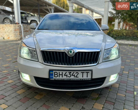 Шкода Октавия 2012 в Одессе на Automoto.ua Белый Шкода Октавия, объемом двигателя 1.97 л и пробегом 314 тыс. км за 9700 $, фото 25 на Automoto.ua