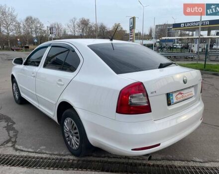 Белый Шкода Октавия, объемом двигателя 1.6 л и пробегом 273 тыс. км за 7299 $, фото 5 на Automoto.ua