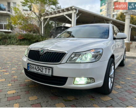 Шкода Октавия 2012 в Одессе на Automoto.ua Белый Шкода Октавия, объемом двигателя 1.97 л и пробегом 314 тыс. км за 9700 $, фото 7 на Automoto.ua