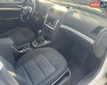 Белый Шкода Октавия, объемом двигателя 1.6 л и пробегом 186 тыс. км за 7700 $, фото 6 на Automoto.ua