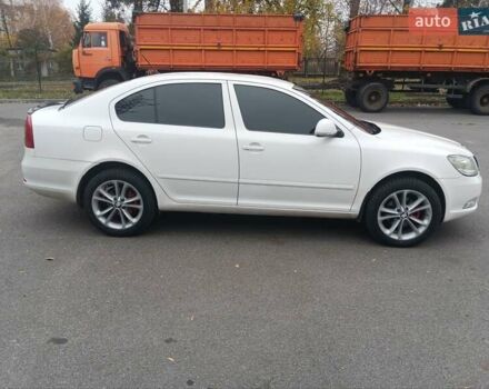 Білий Шкода Октавія, об'ємом двигуна 1.8 л та пробігом 225 тис. км за 7800 $, фото 4 на Automoto.ua