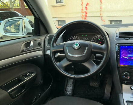 Шкода Октавия 2012 в Одессе на Automoto.ua Белый Шкода Октавия, объемом двигателя 1.97 л и пробегом 314 тыс. км за 9700 $, фото 31 на Automoto.ua