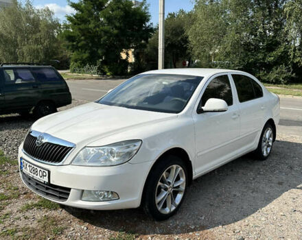 Білий Шкода Октавія, об'ємом двигуна 1.6 л та пробігом 156 тис. км за 8500 $, фото 7 на Automoto.ua