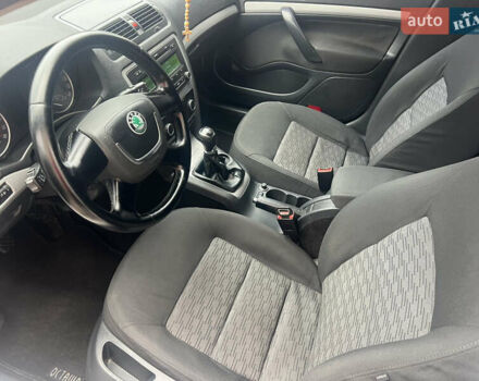 Білий Шкода Октавія, об'ємом двигуна 1.6 л та пробігом 313 тис. км за 7950 $, фото 49 на Automoto.ua