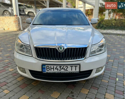 Шкода Октавия 2012 в Одессе на Automoto.ua Белый Шкода Октавия, объемом двигателя 1.97 л и пробегом 314 тыс. км за 9700 $, фото 39 на Automoto.ua