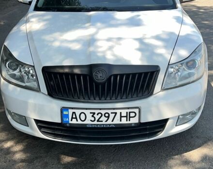 Белый Шкода Октавия, объемом двигателя 2 л и пробегом 256 тыс. км за 9800 $, фото 1 на Automoto.ua