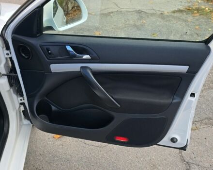 Белый Шкода Октавия, объемом двигателя 2 л и пробегом 180 тыс. км за 8700 $, фото 21 на Automoto.ua