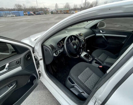 Белый Шкода Октавия, объемом двигателя 1.6 л и пробегом 312 тыс. км за 7500 $, фото 10 на Automoto.ua