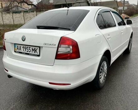 Белый Шкода Октавия, объемом двигателя 1.6 л и пробегом 272 тыс. км за 6800 $, фото 3 на Automoto.ua