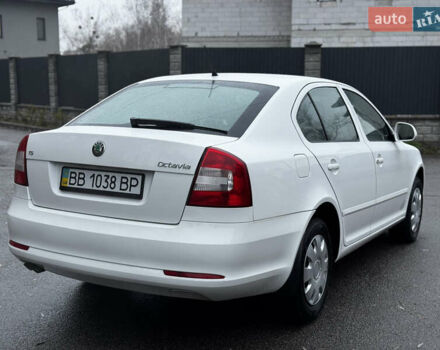 Белый Шкода Октавия, объемом двигателя 1.8 л и пробегом 37 тыс. км за 10900 $, фото 9 на Automoto.ua