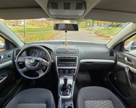 Белый Шкода Октавия, объемом двигателя 2 л и пробегом 180 тыс. км за 8700 $, фото 4 на Automoto.ua