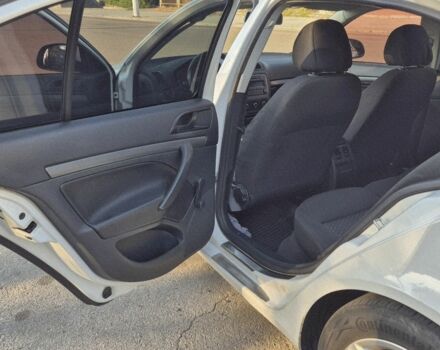 Білий Шкода Октавія, об'ємом двигуна 1.6 л та пробігом 280 тис. км за 7000 $, фото 13 на Automoto.ua